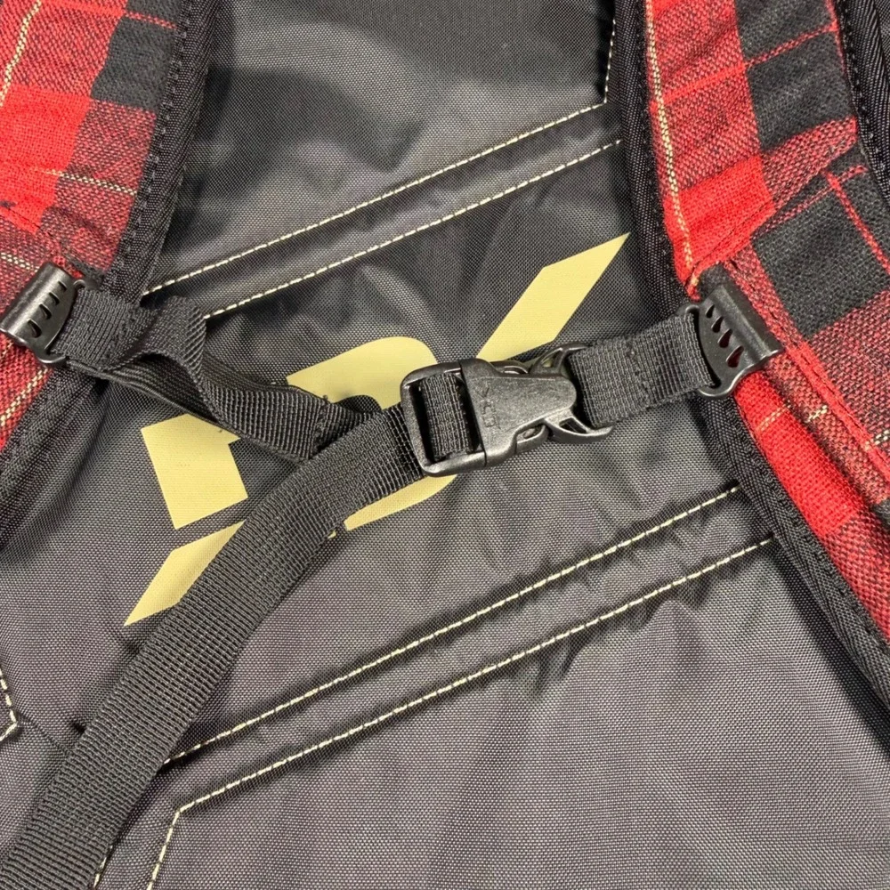 Dakine Red Black Plaid Backpack Laptop Sleeve Sternum Strap Skater Daypack